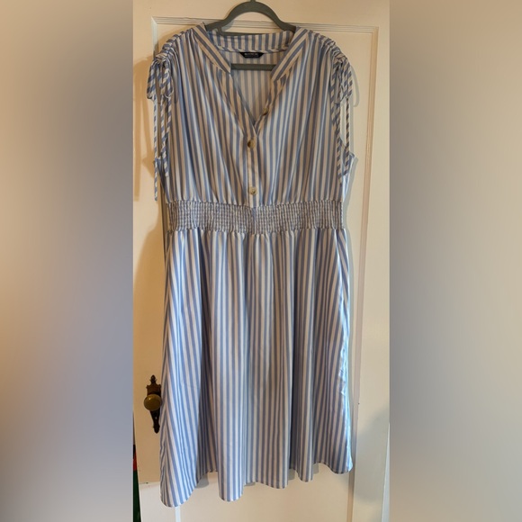 BloomChic Dresses & Skirts - Striped Drawstring Shirred Dolman Sleeve Dress